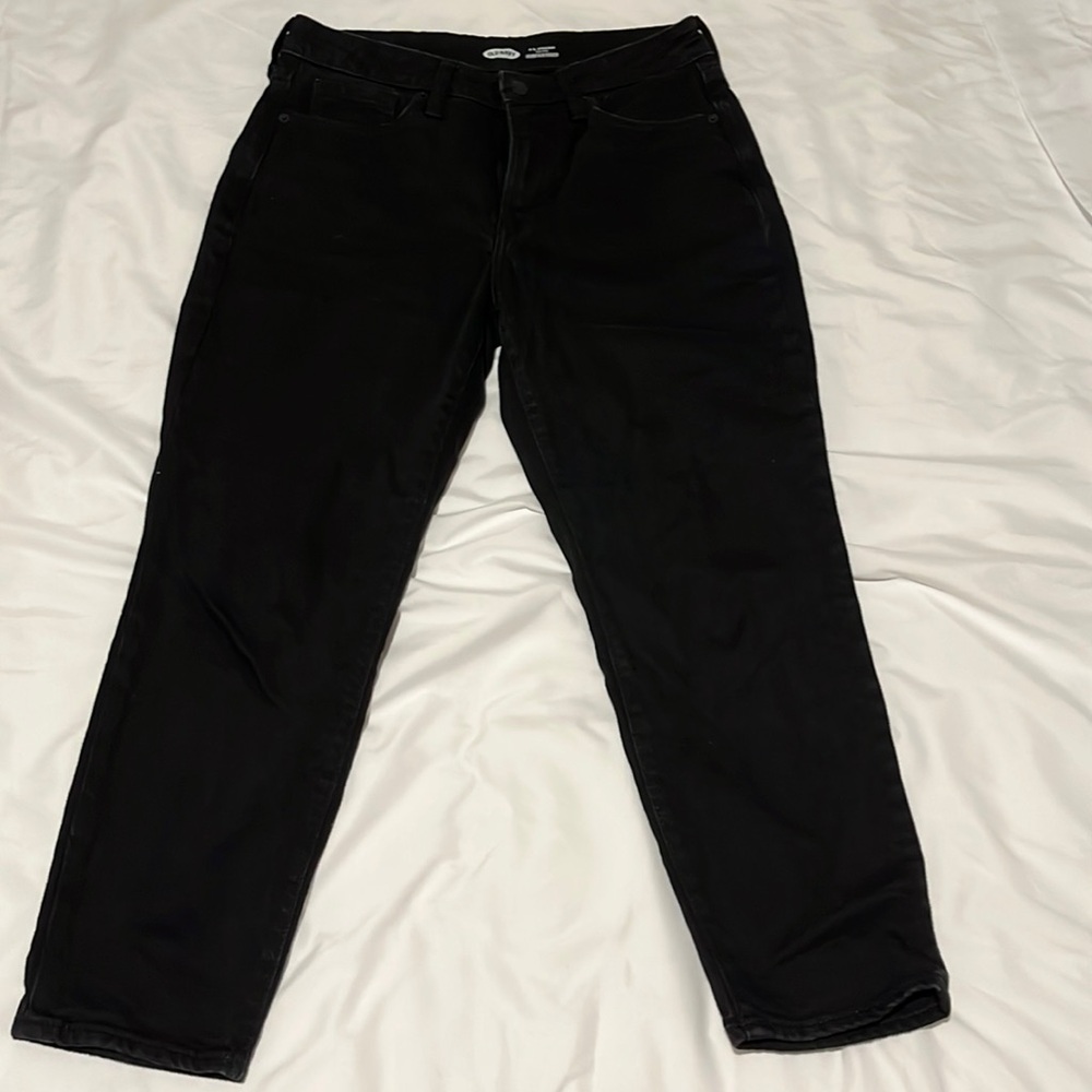 Old Navy women’s size 8 petite OG Straight high-rise denim collection in black